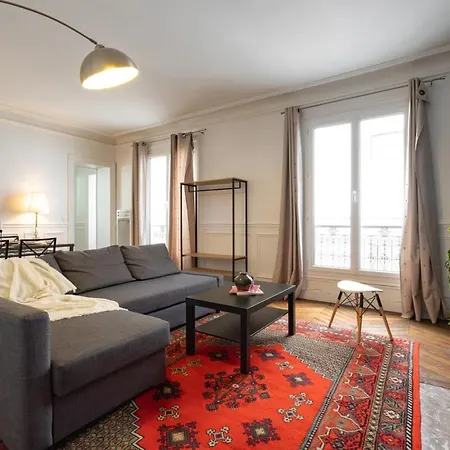 4 Guests Place Des Victoires
